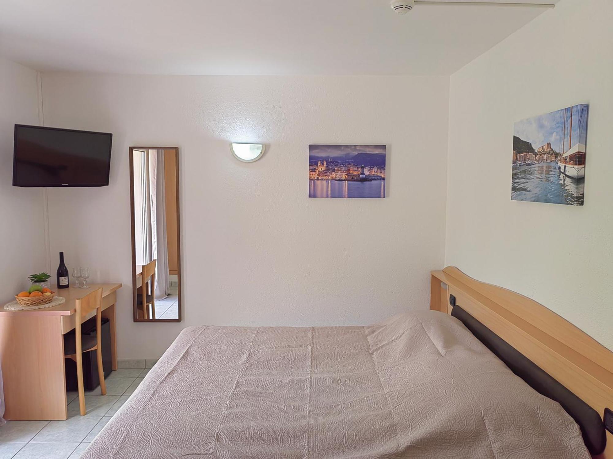 Maristella 3* Algajola (Corsica)